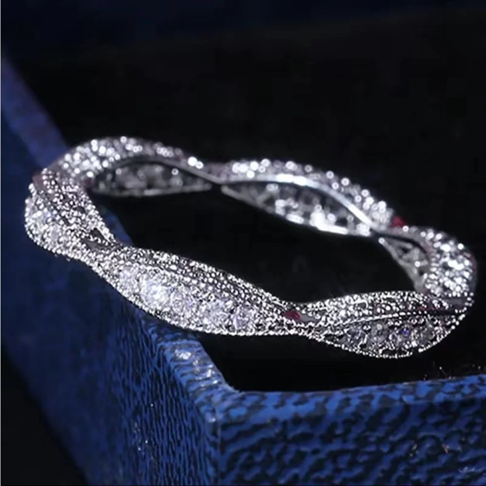 New 925 Silver Beautiful Diamond Ring - Picture 2 of 3